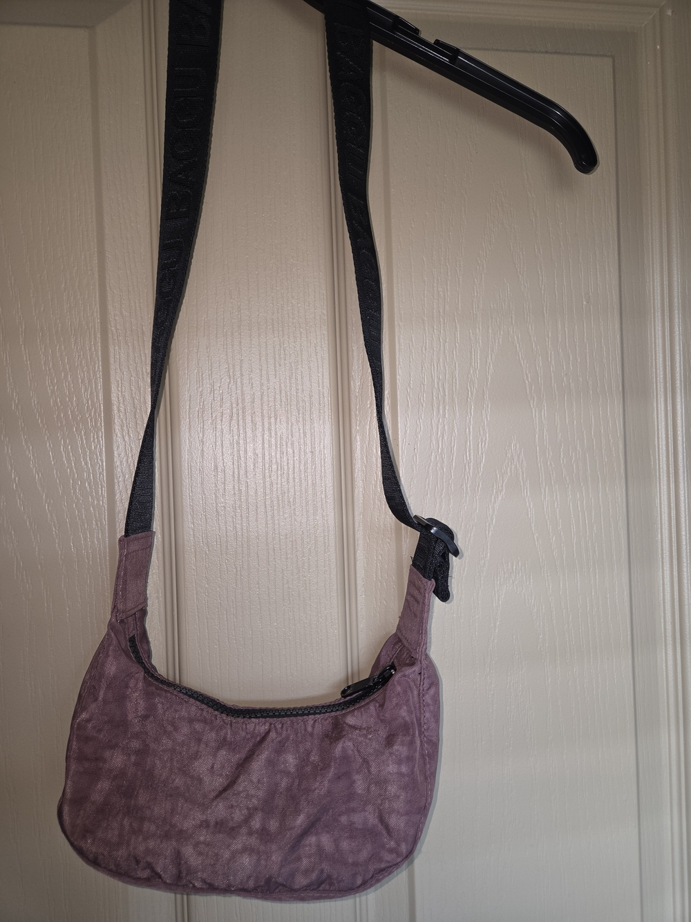 BAGGU Mauve Mini Shoulder Bag with Black Adjustable Strap